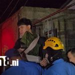 Foto: Joven queda con ambas manos prensadas en verjas tras intentar ingresar a su vivienda en Managua/TN8