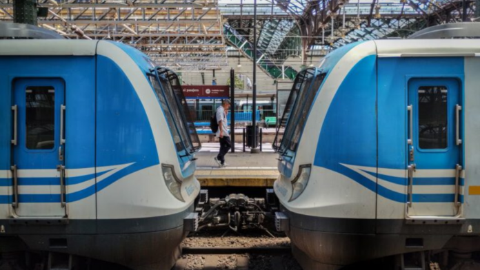 Foto: Paro total de trenes en Argentina por rechazo a aumento salarial del 1%/Cortesía