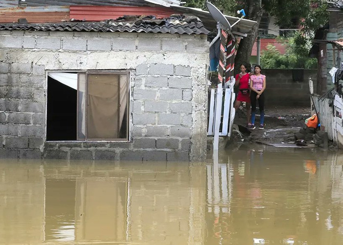 Crisis climática golpea a Colombia: Córdoba bajo el agua y 14 fallecidos