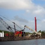 Foto: Megaproyecto vial en Bluefields acelera con maquinaria en ambos lados del río/TN8