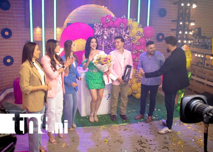 Foto: Ziari Ruiz y Francisco Chamorro se unen a la familia de Mañaneros /TN8 Foto: Ziari Ruiz y Francisco Chamorro se unen a la familia de Mañaneros /TN8