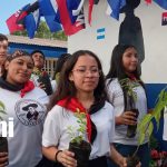Foto: homenaje a Sandino sembrando vida en su centro educativo /TN8