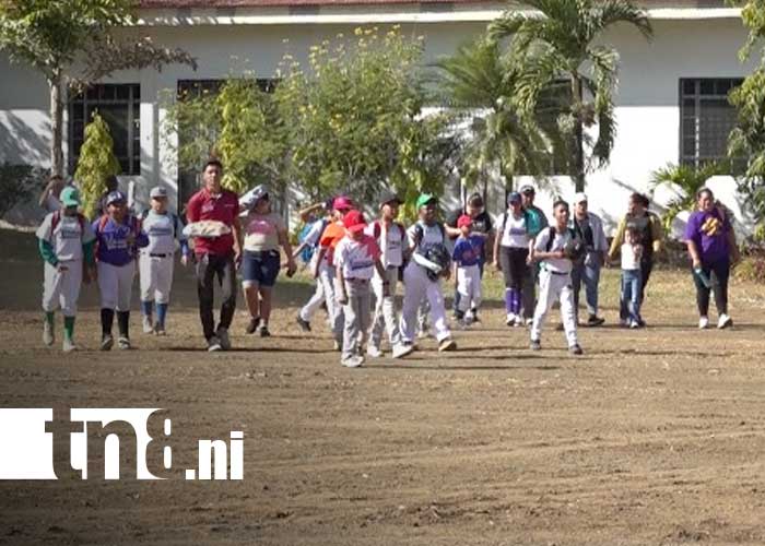 Foto: Nueva cancha de béisbol en Los Membreños, Managua / TN8