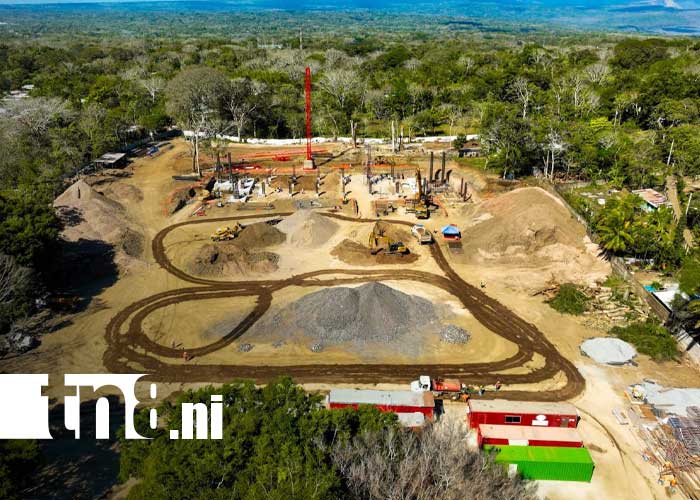 Foto: Avanza el Estadio de Fútbol de Catarina / TN8