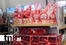 Mucho rojo y buenos precios: Descuentos de San Valentín en el Mercado Oriental Foto: Ofertas por San Valentín en el Mercado Oriental / TN8