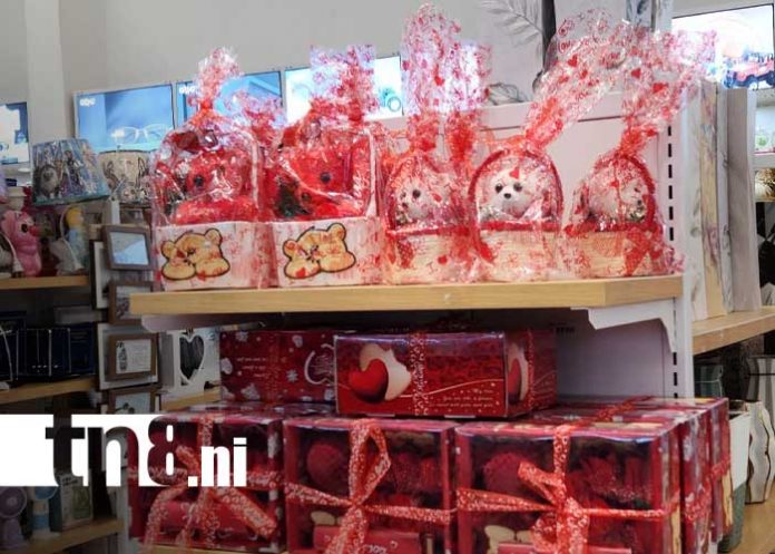 Foto: Ofertas por San Valentín en el Mercado Oriental / TN8 Foto: Ofertas por San Valentín en el Mercado Oriental / TN8