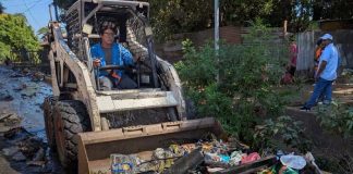 Foto: Limpieza de basura en el barrio Las Torres, Managua / TN8