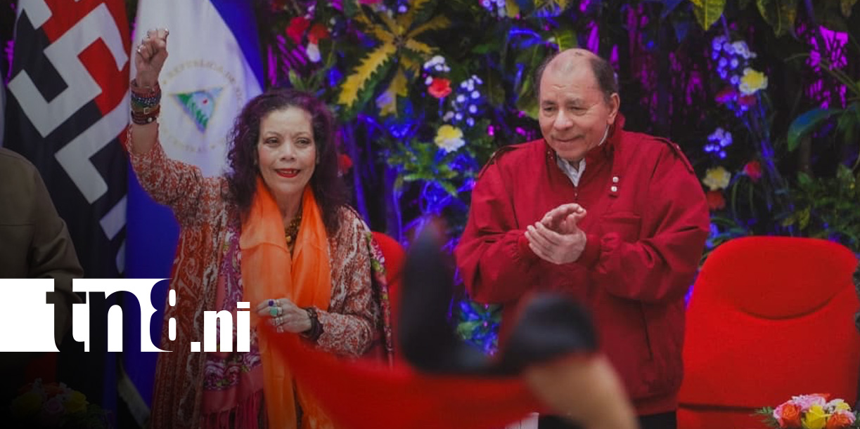 Foto: Comandante Daniel Ortega y Compañera Rosario Murillo en acto de entrega del Hospital Sandino Nuevo Amanecer