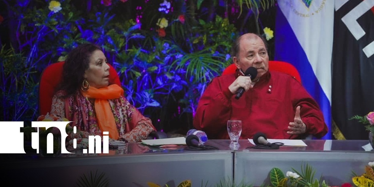 Foto: Comandante Daniel Ortega y Compañera Rosario Murillo en acto de entrega del Hospital Sandino Nuevo Amanecer
