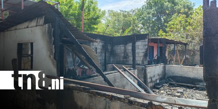 Foto: Escombros tras incendio en el barrio Domitila Lugo, Managua / TN8