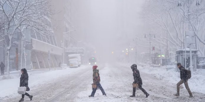 Foto: Tormenta brutal azota Nueva York y deja caos total /Cortesía