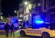 Trágico incendio en Barcelona deja cinco muertos en un edificio residencial Foto: Incendio en un bloque de pisos de Manlleu, Barcelona /Cortesía