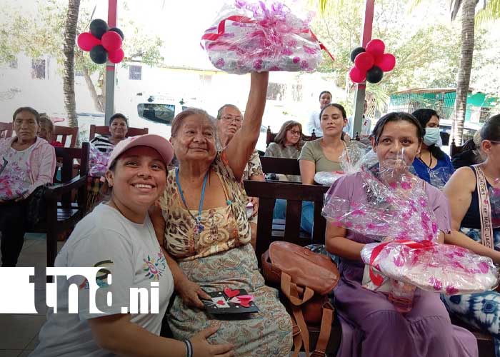 Foto: Juventud Sandinista lleva regalos y mensajes de esperanza a pacientes del Centro Nora Astorga / TN8