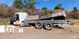 Foto: Camión fuera de control evita tragedia en carretera Sur /TN8
