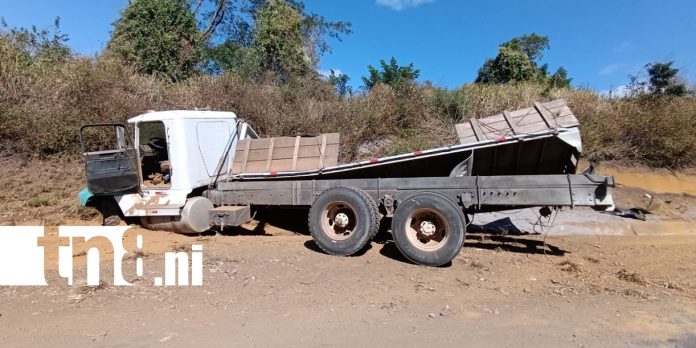 Foto: Camión fuera de control evita tragedia en carretera Sur /TN8