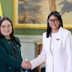 Foto: La presidenta encargada Delcy Rodríguez recibió a la Embajadora de Nicaragua ante la República Bolivariana de Venezuela, Valezka López Herrera.