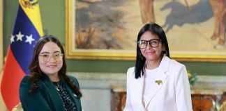 Foto: La presidenta encargada Delcy Rodríguez recibió a la Embajadora de Nicaragua ante la República Bolivariana de Venezuela, Valezka López Herrera.