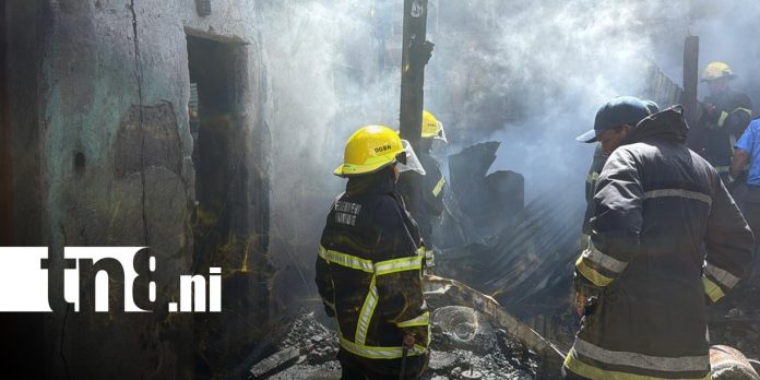 Foto: Fuerte incendio en una vivienda de Juigalpa / TN8