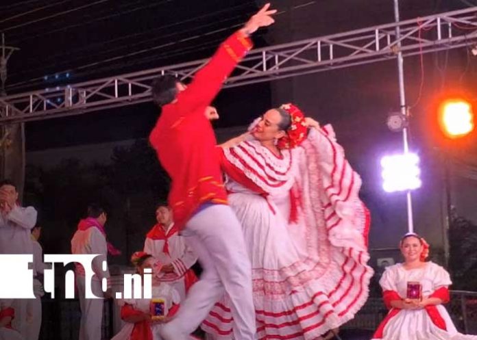 Foto: Ballet folclórico maestro Ronald Abud Vivas en Jinotepe, Carazo / TN8