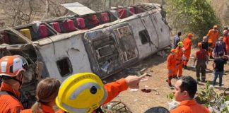 Foto: Volcadura de autobús deja 15 muertos en Brasil /Cortesía