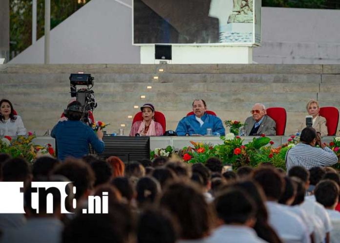 Foto: CoPresidentes Daniel Ortega y Rosario Murillo en Acto de entrega de la Medalla de la Reconciliación y la Paz en Nicaragua / TN8