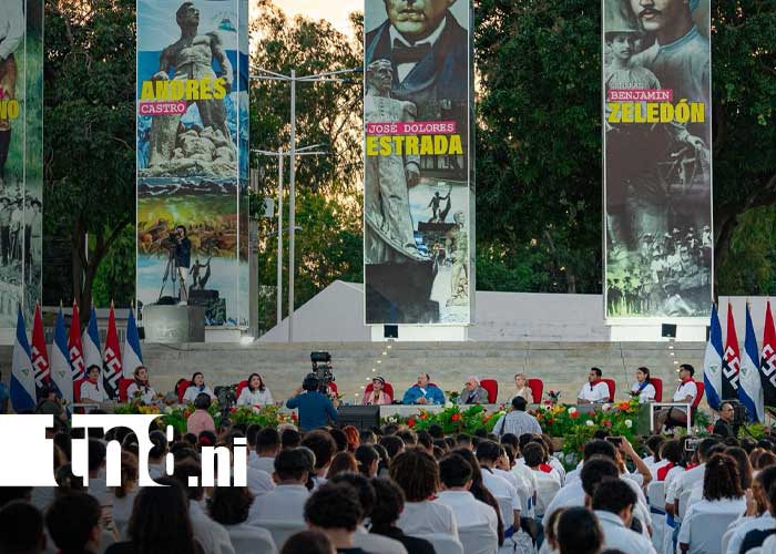 Foto: CoPresidentes Daniel Ortega y Rosario Murillo en Acto de entrega de la Medalla de la Reconciliación y la Paz en Nicaragua / TN8