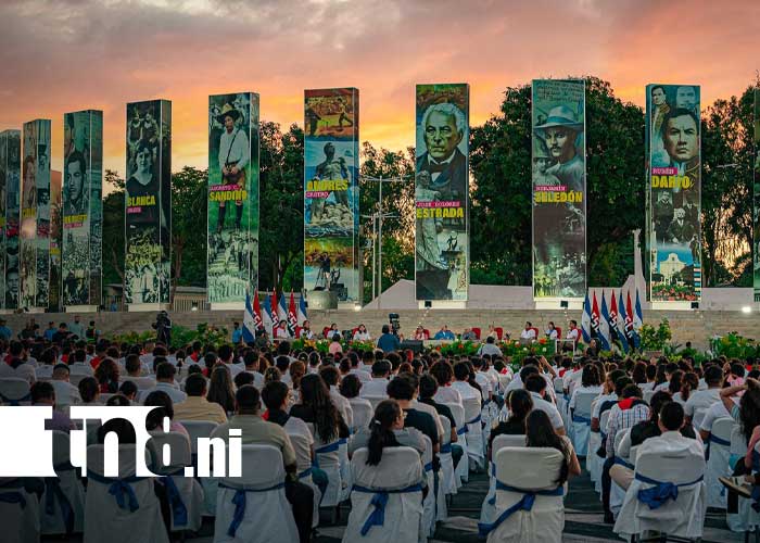 Foto: CoPresidentes Daniel Ortega y Rosario Murillo en Acto de entrega de la Medalla de la Reconciliación y la Paz en Nicaragua / TN8