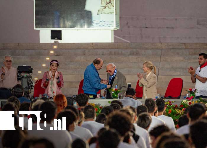 Foto: CoPresidentes Daniel Ortega y Rosario Murillo en Acto de entrega de la Medalla de la Reconciliación y la Paz en Nicaragua / TN8