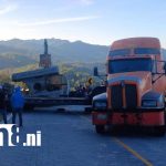 Foto: Accidente con maquinaria pesada cierra vía en El Calvario, Murra /TN8