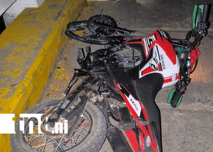 Foto: Joven motociclista fallece tras fuerte caída en Río Grande, León /TN8