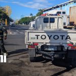 Camioncito irrespeta semáforo y provoca violento accidente con derrame de diésel en Managua Foto: Accidente en Managua: camiónsito se pasa semáforo y causa fuerte choque/TN8
