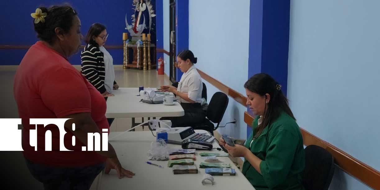 Foto: Pagos puntuales para trabajadores del Ministerio Salud y Educación / TN8