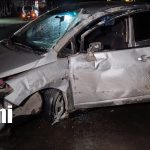 Foto: Joven resulta lesionado tras aparatoso vuelco de vehículo en Nindirí (VIDEO)/TN8