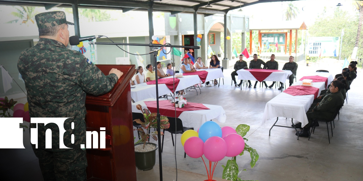 Foto: Mujeres del Ejército reciben homenaje en el Batallón Bosawas por el Día de la Mujer/TN8