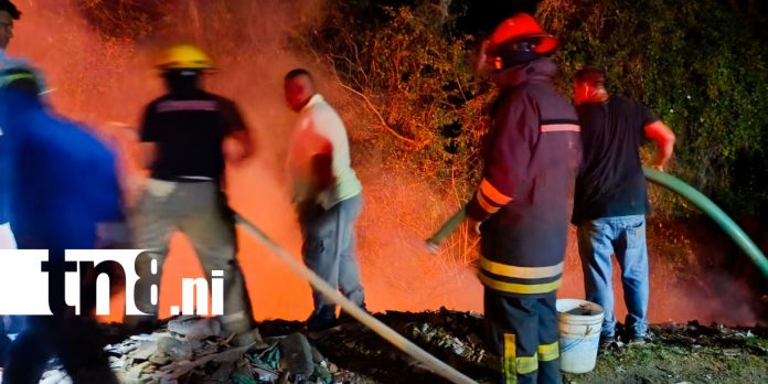 Foto: Incendio en Diriomo: vecinos en alerta por fuego que amenazó viviendas/TN8