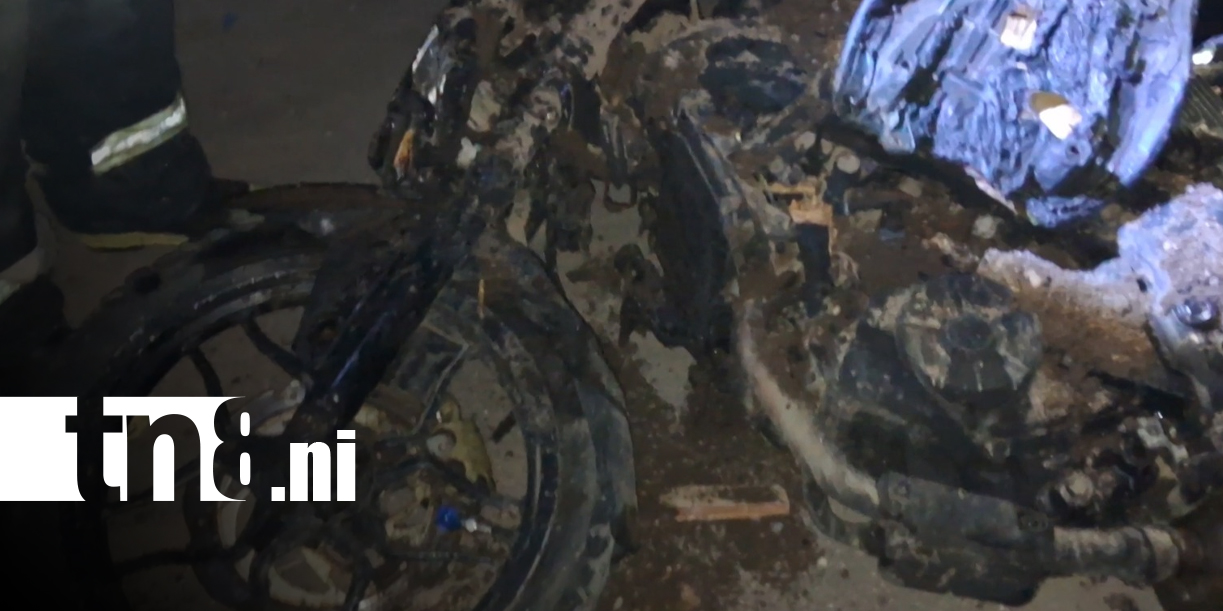 Foto: Incendio consume moto dentro de garaje en Matagalpa/TN8