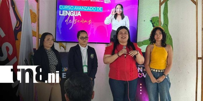 Foto: Inclusión y aprendizaje marcan curso de lengua de señas/TN8
