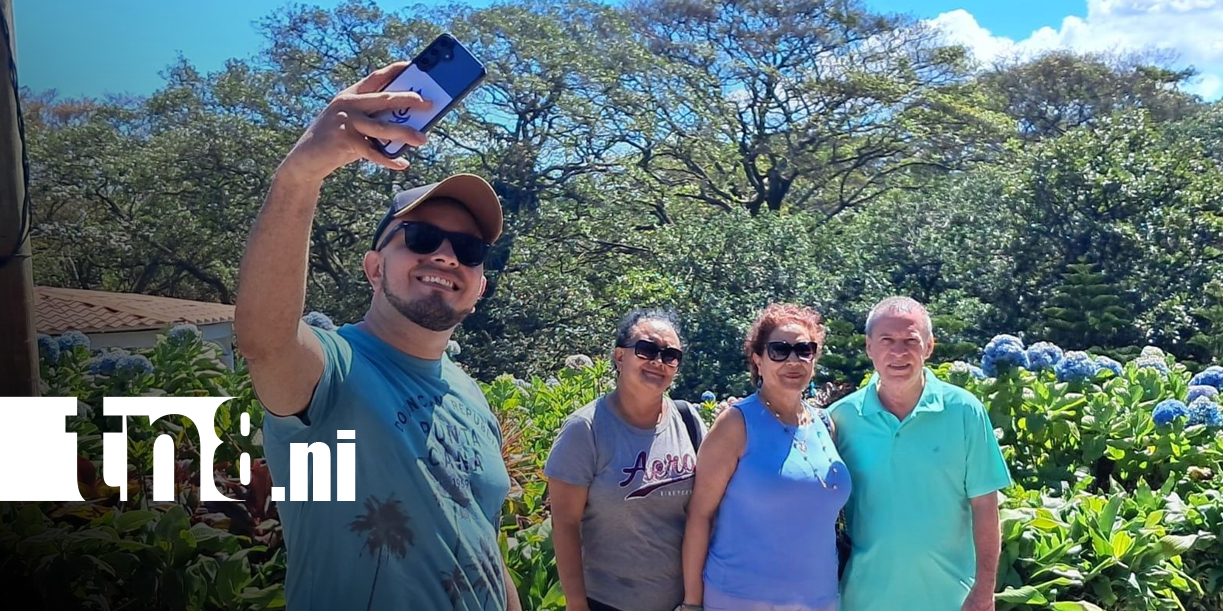 Foto: Familias disfrutan la naturaleza y los paisajes en los miradores de El Crucero/TN8