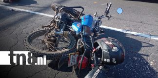 Foto: Motociclista provoca accidente al irrespetar el semáforo en Managua/TN8