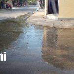 Fuga de agua potable genera preocupación en barrio Carlos Marx de Managua Foto: Pobladores hacen el llamado por fuga de agua en barrio Carlos Marx de Managua/TN8