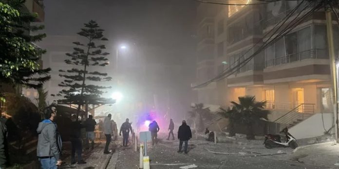 Foto: Edificio frente a Al Mayadeen en Beirut sufre ataque aéreo israelí/Cortesía