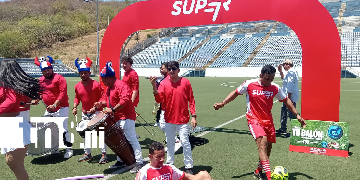 Foto: Super7 presenta el balón oficial Adidas TRIONDA /TN8