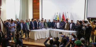Foto: Gobierno de Bolivia y sector transporte /cortesía
