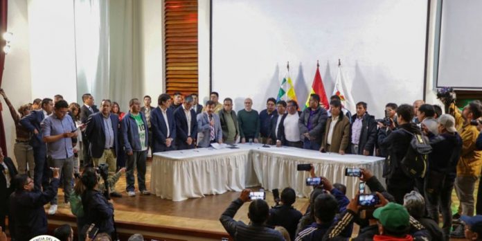 Foto: Gobierno de Bolivia y sector transporte /cortesía