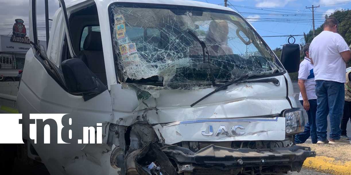 Foto: Fuerte colisión deja a persona prensada en la carretera a Masaya / TN8