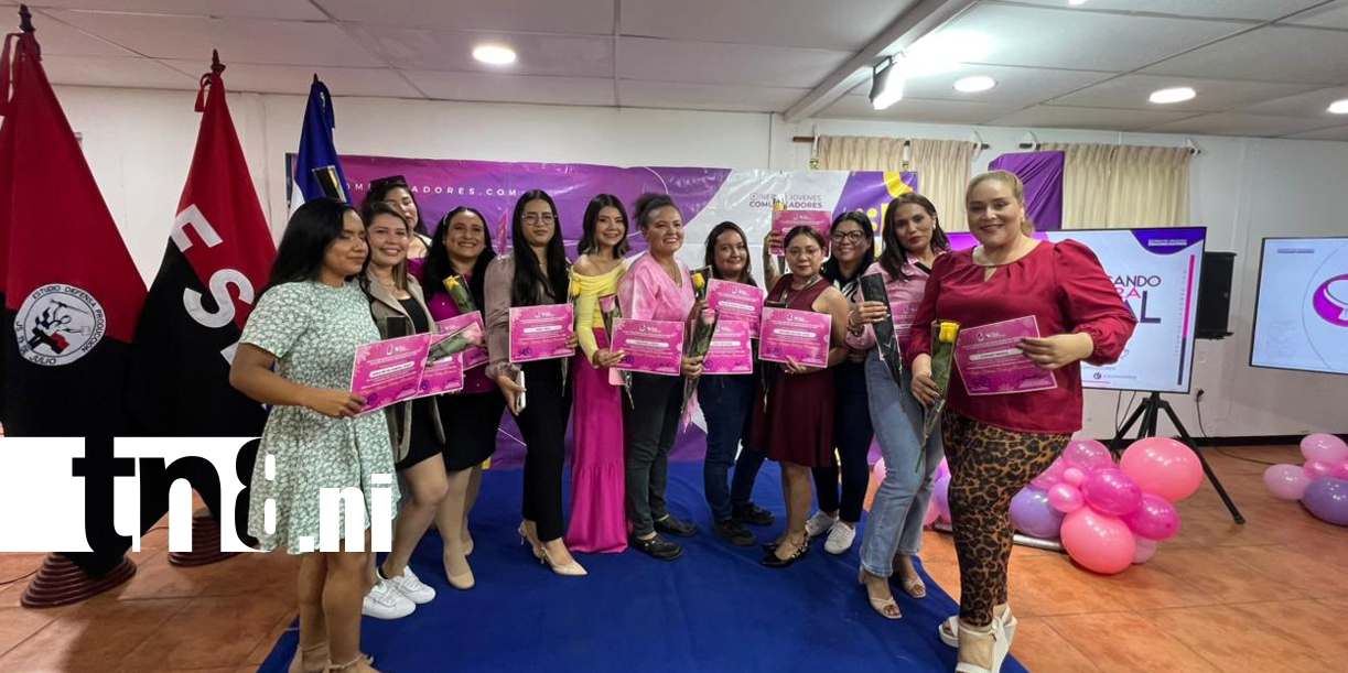 Foto: Destacan labor de mujeres periodistas previo al Día de la Mujer /TN8
