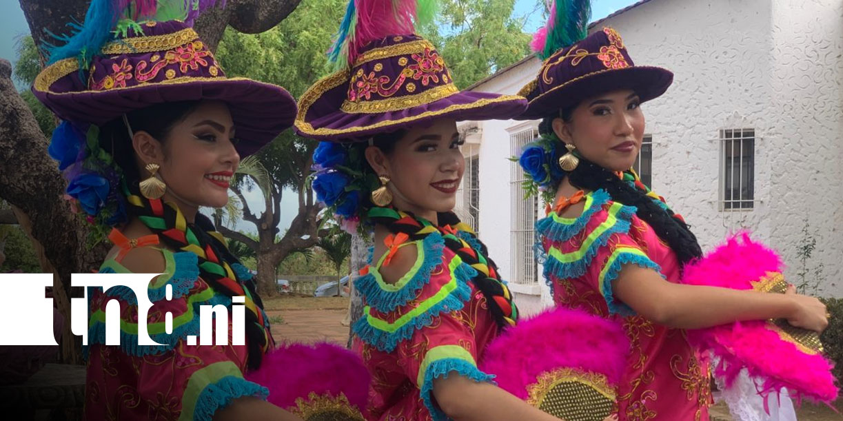 Foto: Expoferia de arte celebra el Día de la Mujer / TN8