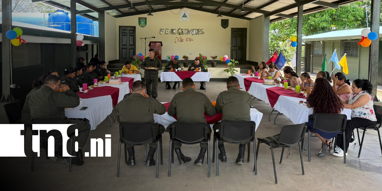 Foto: Mujeres del Ejército reciben homenaje en el Batallón Bosawas por el Día de la Mujer/TN8