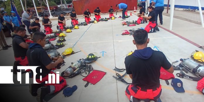 Foto: Formación continua de bomberos en Managua /TN8