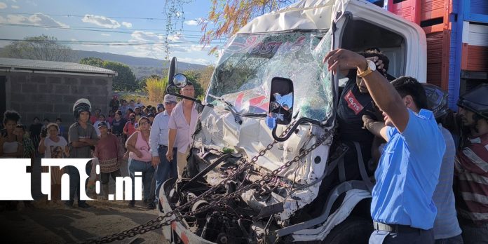 Foto: Conductor sufre fractura tras impactar contra camión en carretera de Estelí/ TN8 Foto: Conductor sufre fractura tras impactar contra camión en carretera de Estelí/ TN8